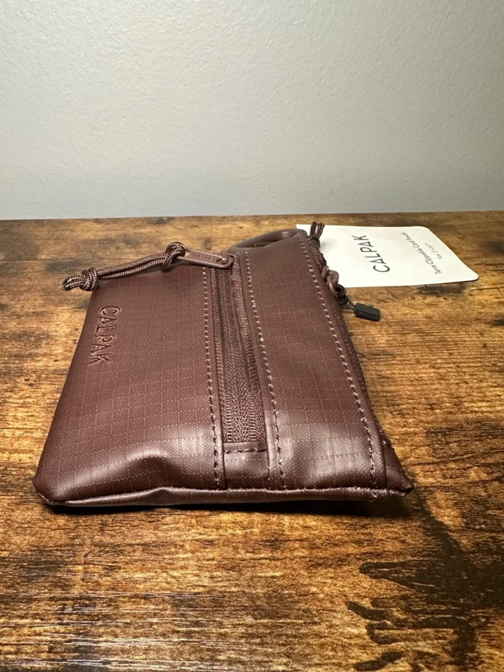 Terra Clippable Card Pouch in Walnut